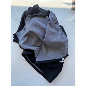 Lululemon athletica REVERSIBLE vinyasa scarf.